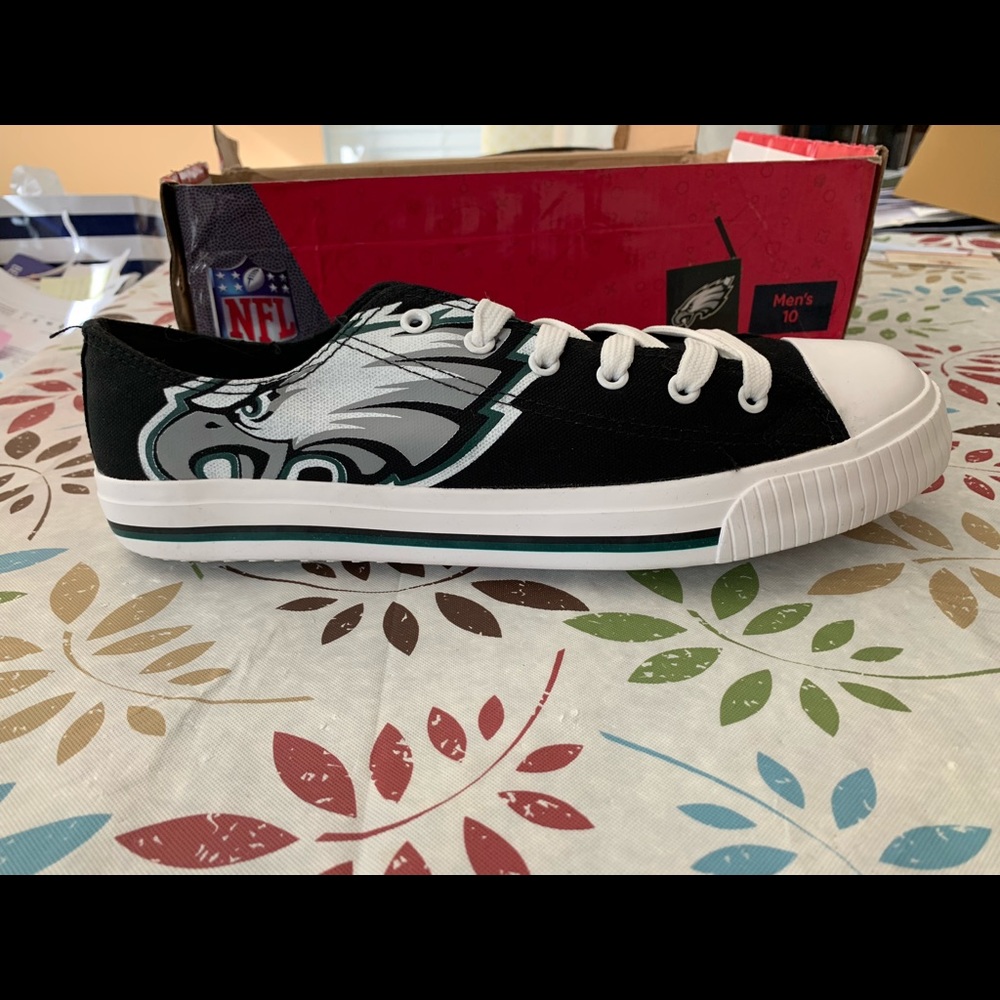 Philadelphia Eagles converse low top sneakers